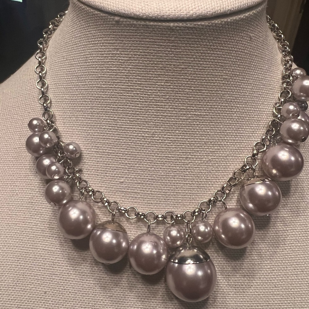 Giant jumbo, oversized and chunky necklace